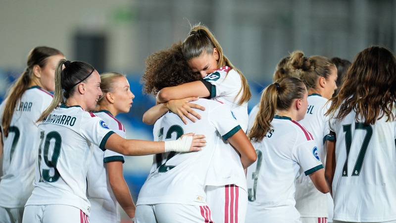 Pinedo celebra el gol que puso por delante al Athletic Club ante el FC Badalona Women en la jornada 1 de la Liga F 2026/27