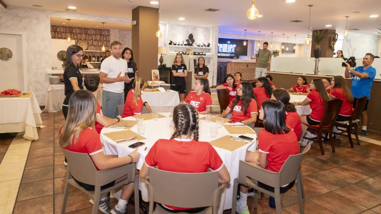 Llegada de la concentración de Sesiones AFE FutFem