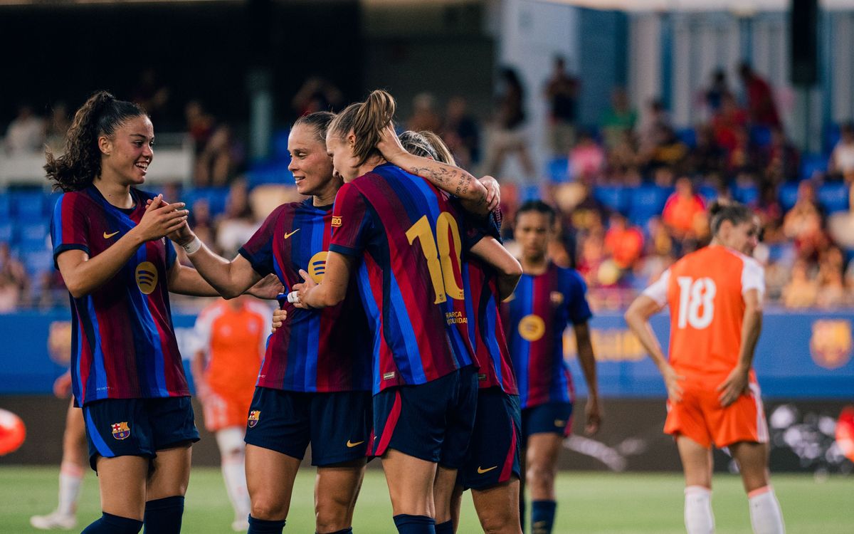 Brighton Women FC durante el Trofeo Joan Gamper femenino ante el FC Barcelona — el club inglés donde ficha Arturo Ruiz tras dejar la Real Sociedad