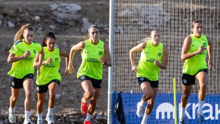 Jugadoras del Atlético de Madrid Femenino durante un entrenamiento de pretemporada