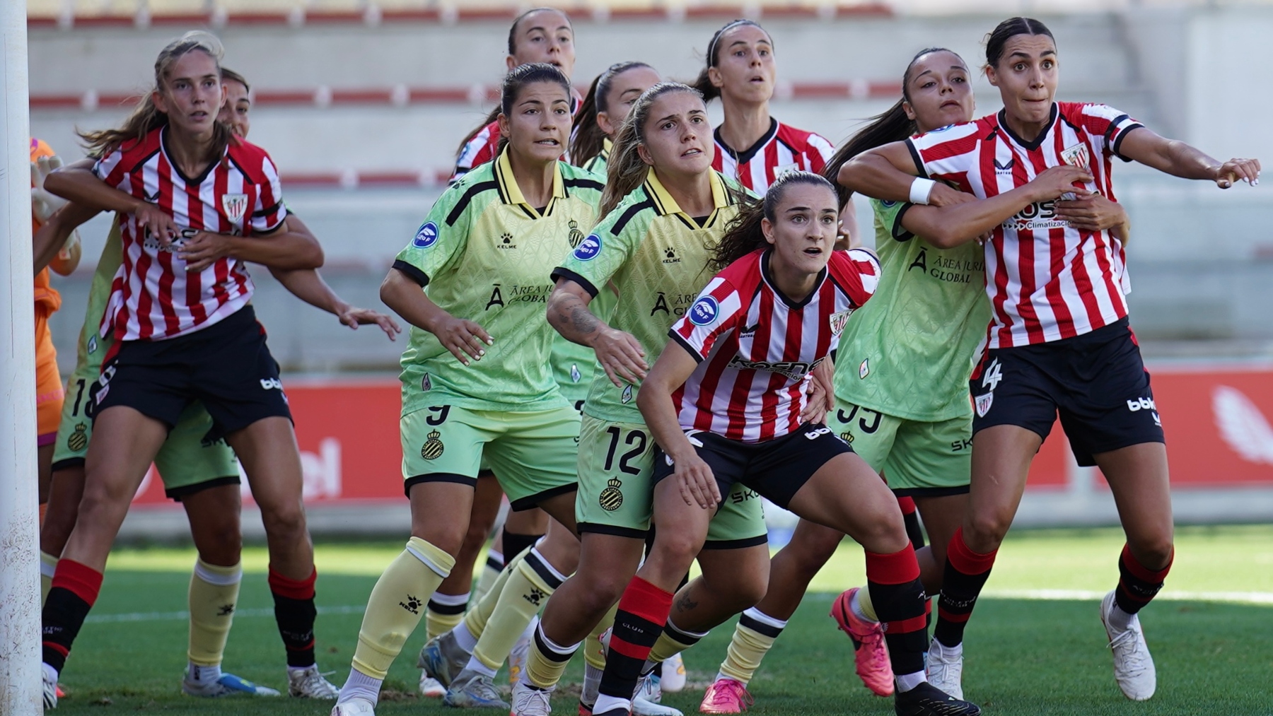 Maddi rescata al Athletic en el descuento ante un Espanyol que rozó su primera victoria (2-2)