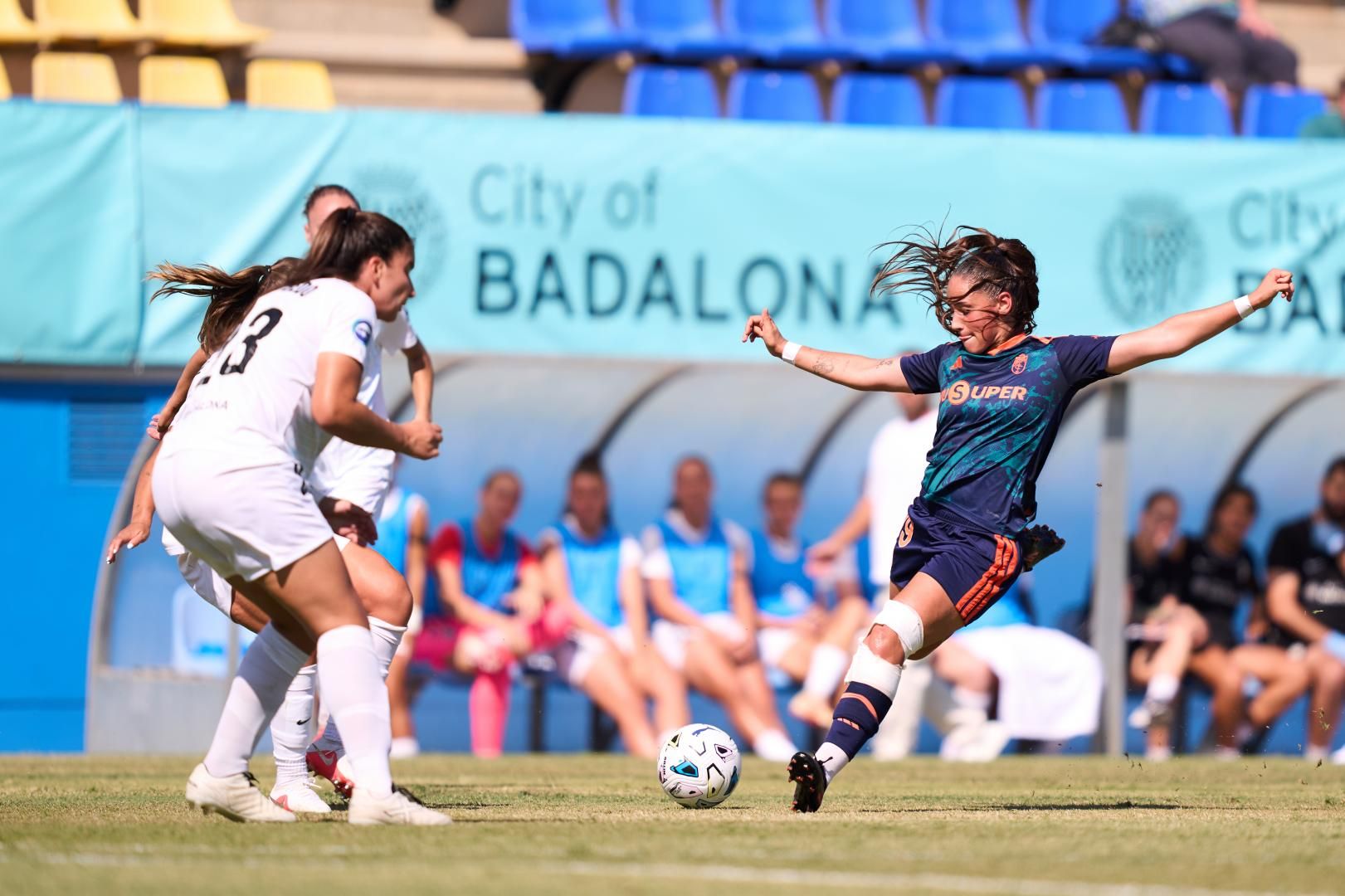 Partido entre el FC Badalona Women y el Granada CF en el Municipal de Palamós