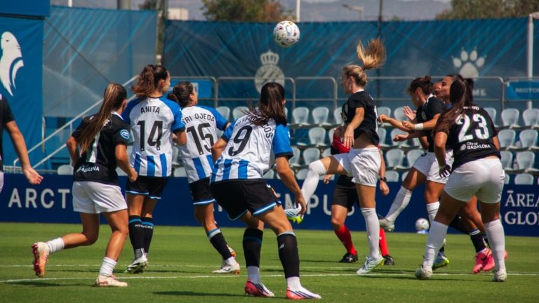 Jugadoras del FC Badalona Women en un partido de Liga F