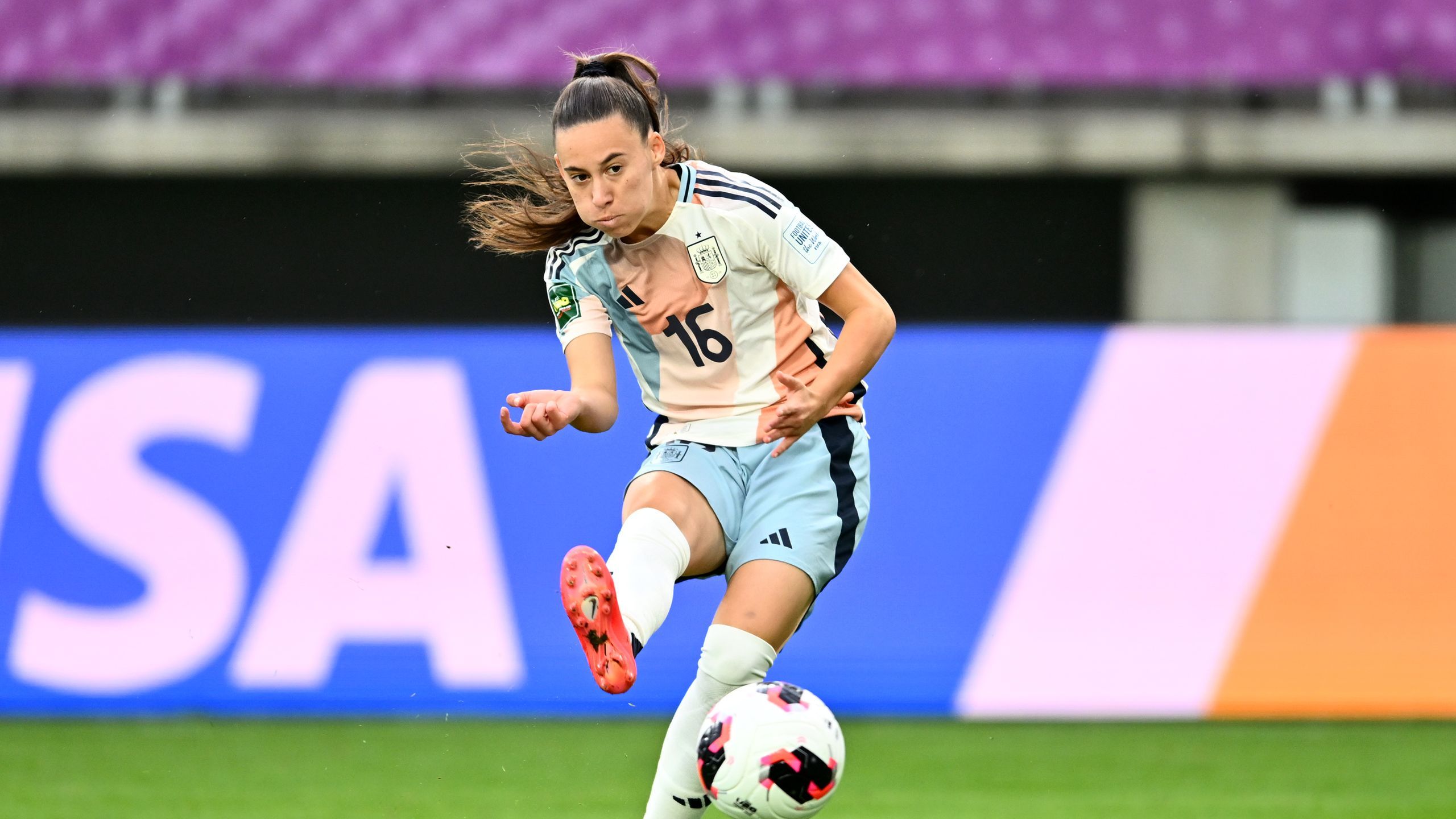 Jugadoras de la selección española sub-20 celebran el pase a la final del Mundial femenino de Polonia 2026
