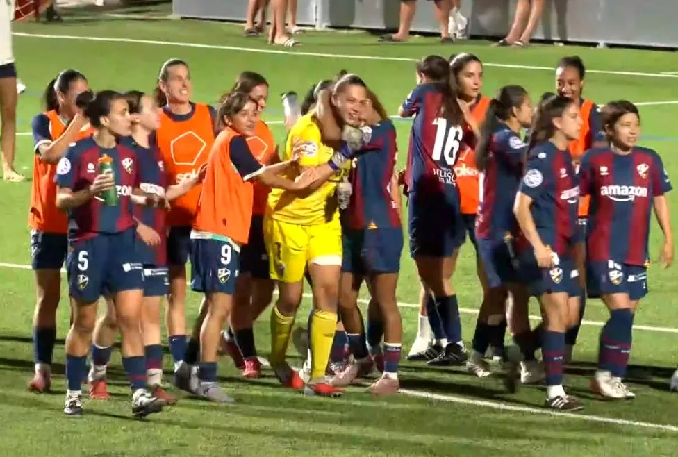 SD Huesca celebra su pase de ronda en la Copa de la Reina tras vencer al Zaragoza CFF en los penaltis