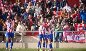 Jugadoras del Atlético de Madrid celebran un gol