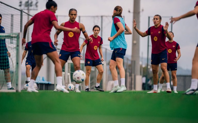 Jugadoras del FC Barcelona antes del Clásico de Liga F ante el Real Madrid