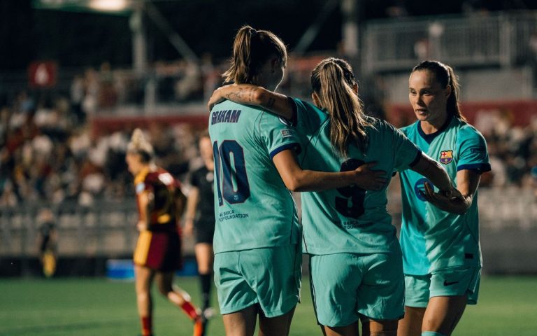 Jugadoras del FC Barcelona en el partido ante la AS Roma en el Stadio Tre Fontane