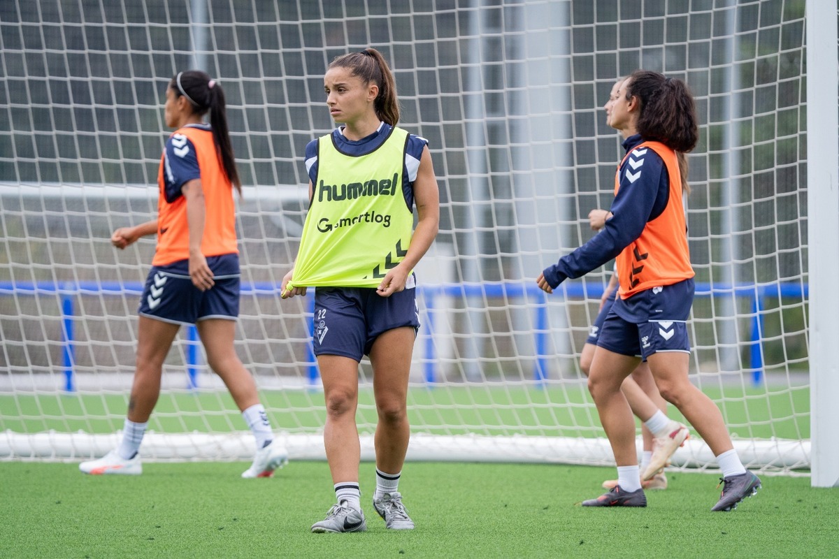 Jugadoras de la SD Eibar en un entrenamiento durante el parón de selecciones