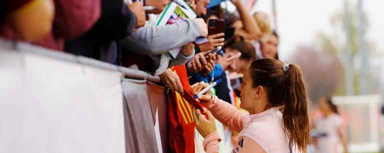 La selección española femenina entrena a puerta abierta en la Ciudad del Fútbol de Las Rozas antes de viajar a Estados Unidos